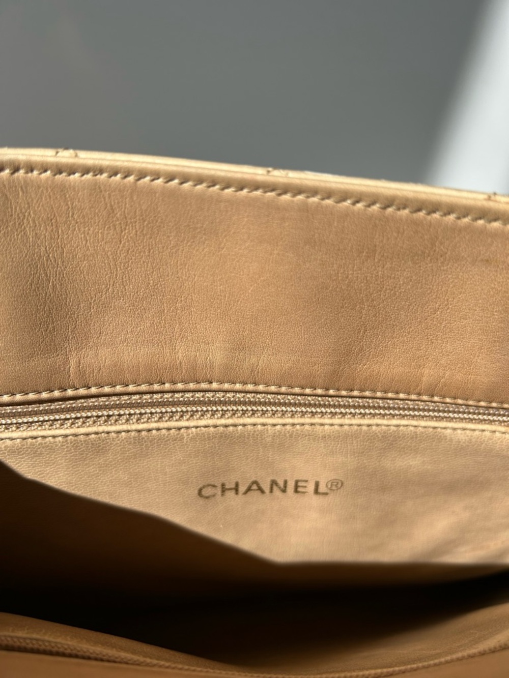 🤍CHANEL Matelasse Chain Shoulder Bag Lamb Skin Beige Gold CC Auth 🤍 - Picture 9 of 11